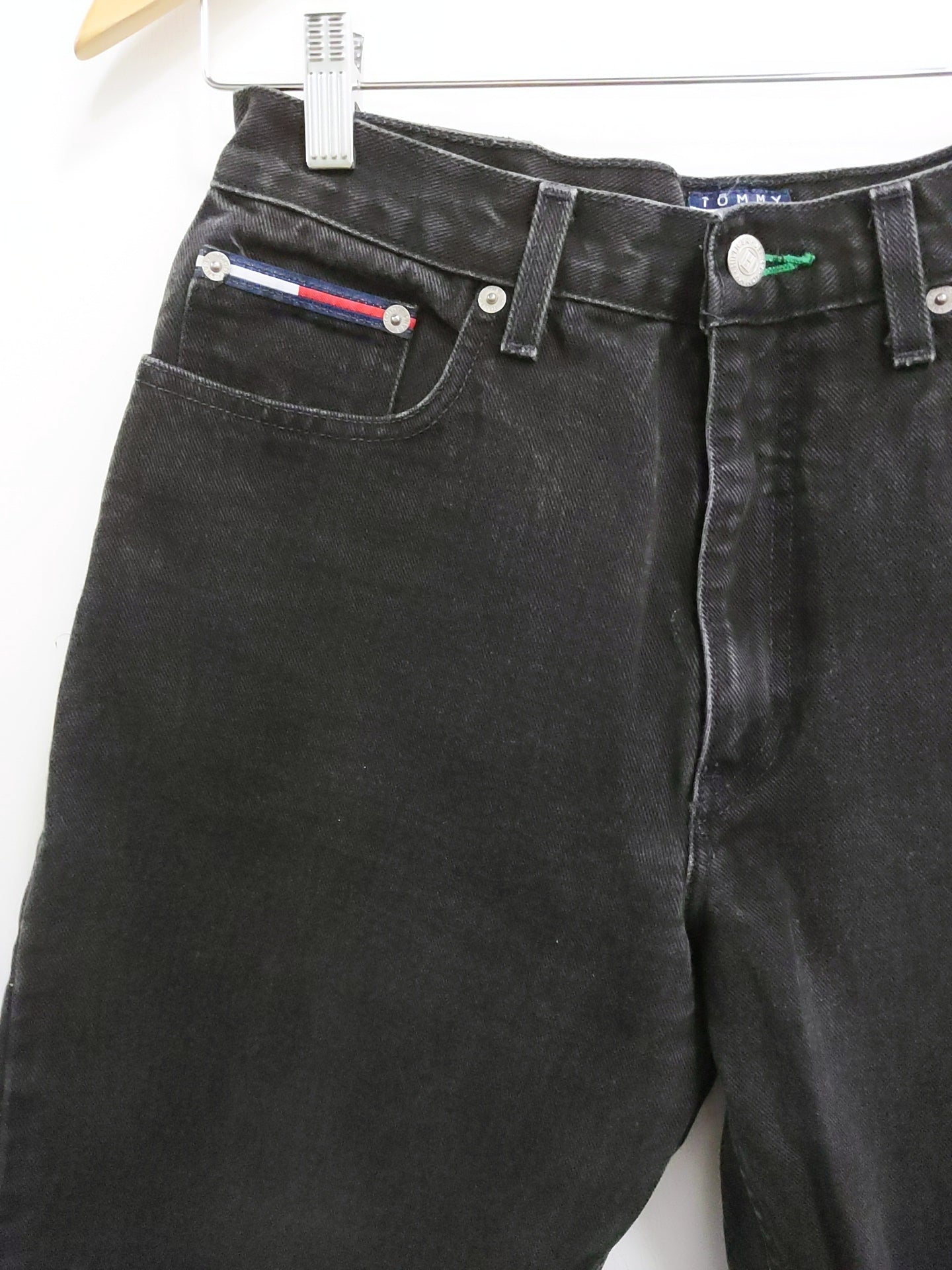 [M] Vintage Tommy Jeans High-Waist Cut-Offs